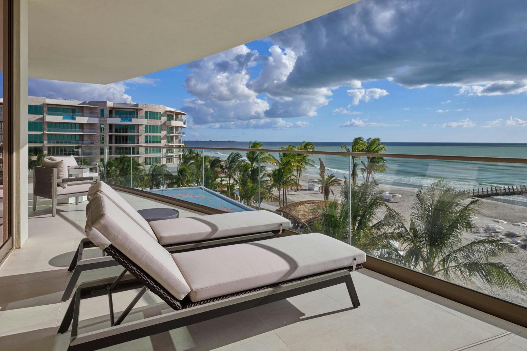 The St Regis Longboat Key Resort Exterior photo